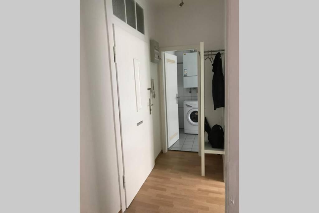 Trade Fair And Business - Messe Apartment